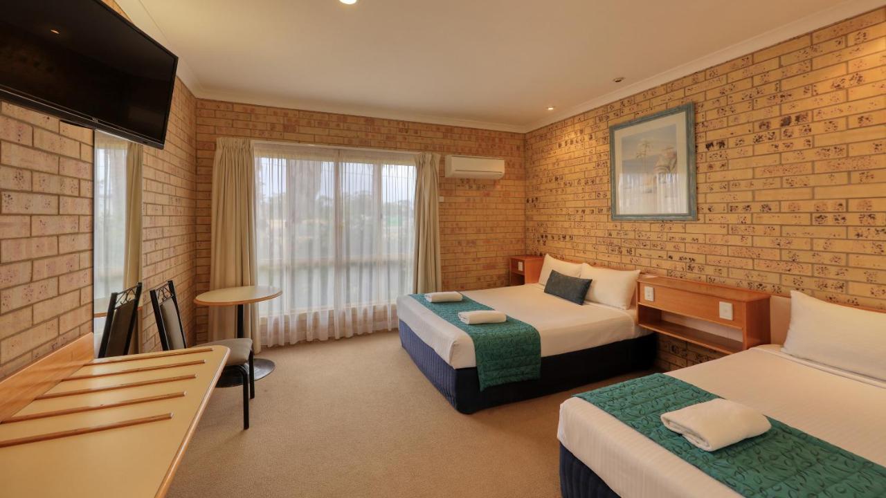 Mulga Country Motor Inn Charleville Dış mekan fotoğraf