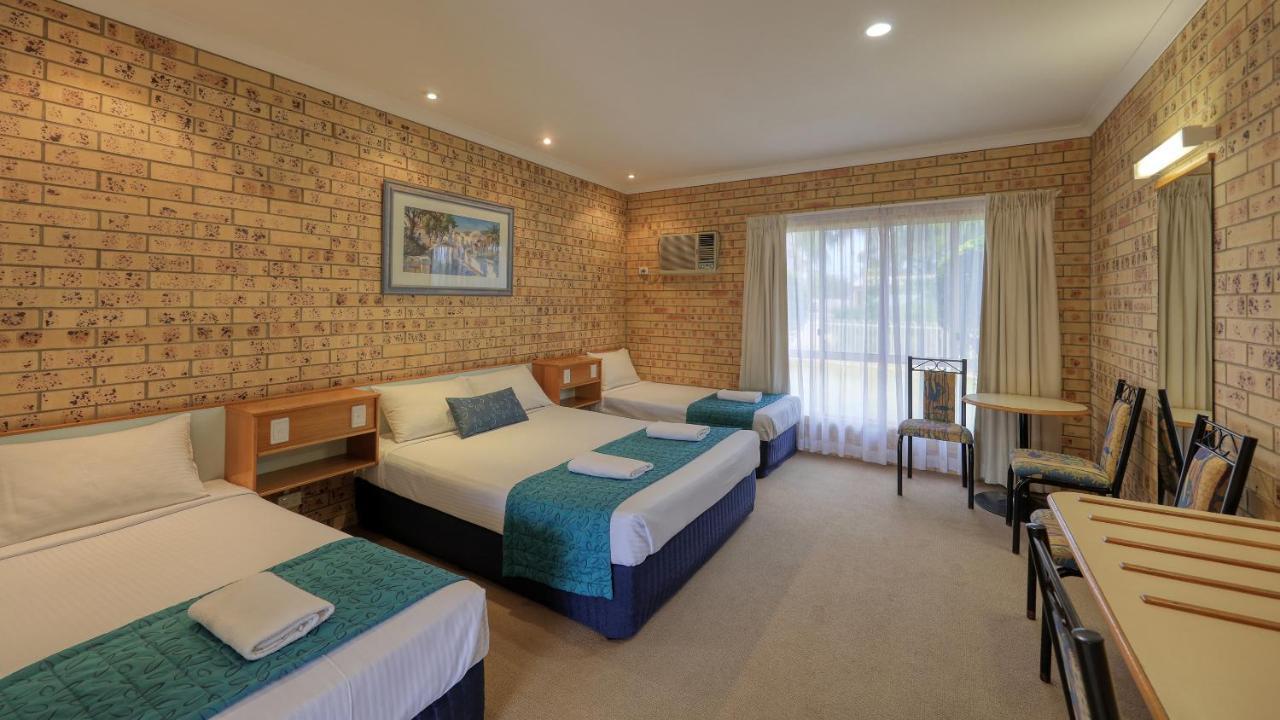 Mulga Country Motor Inn Charleville Dış mekan fotoğraf