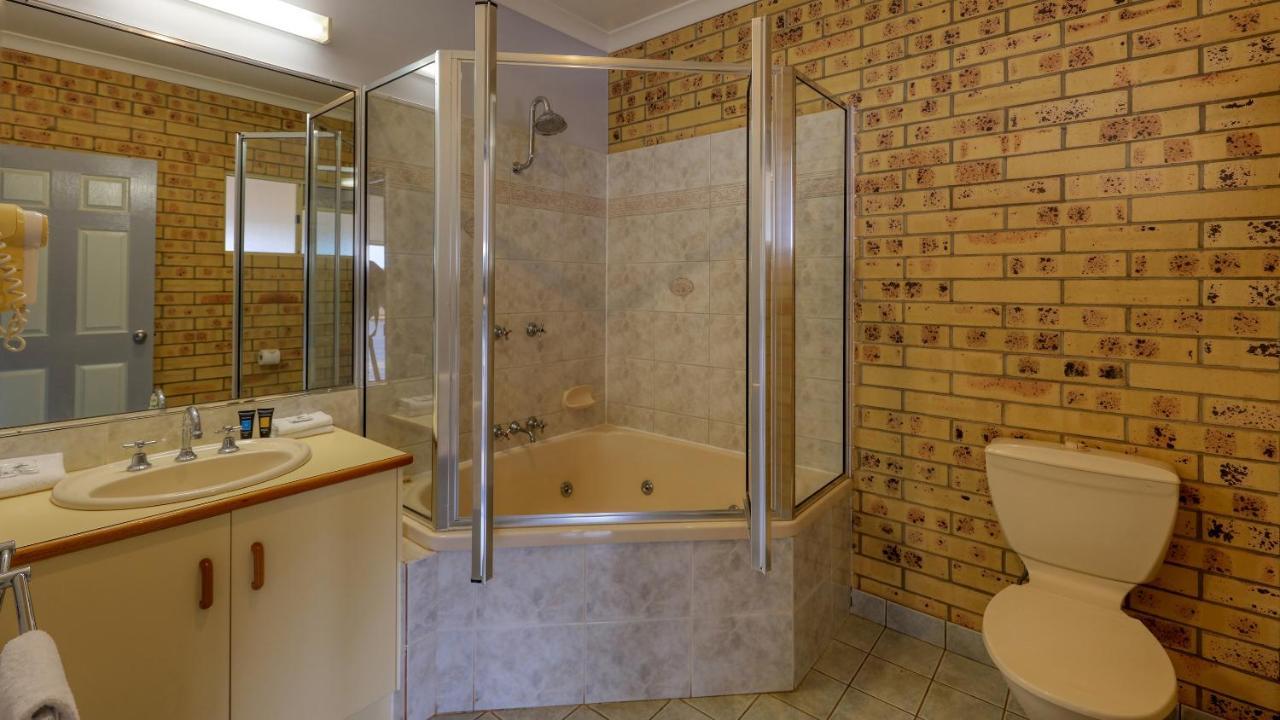 Mulga Country Motor Inn Charleville Dış mekan fotoğraf