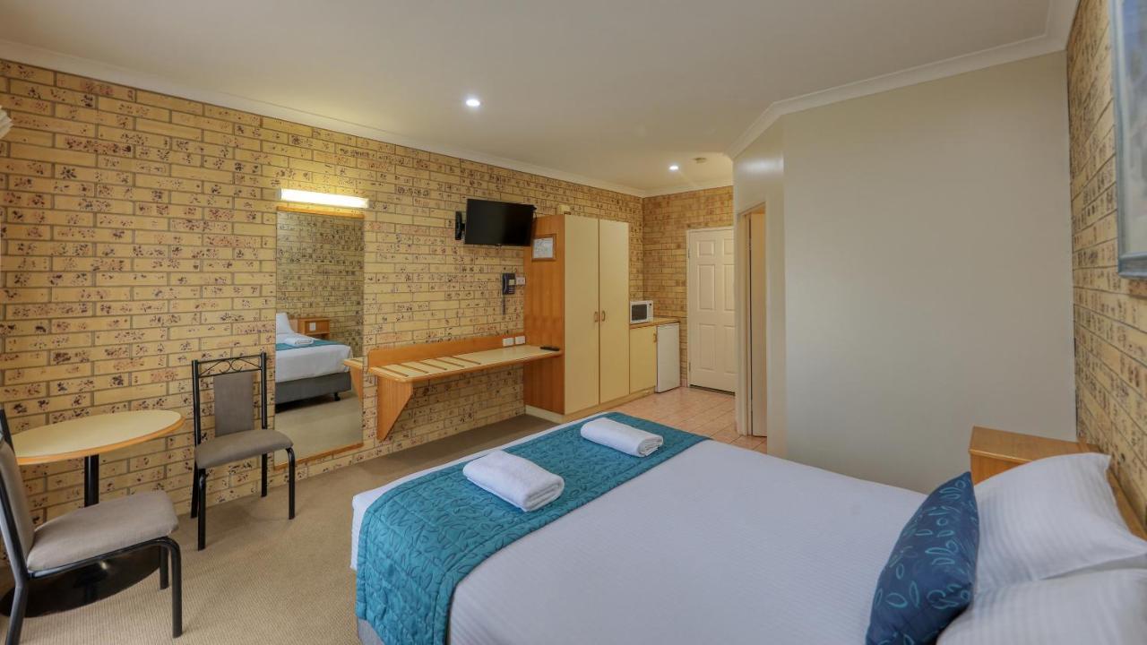 Mulga Country Motor Inn Charleville Dış mekan fotoğraf