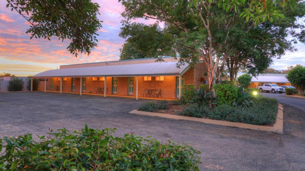 Mulga Country Motor Inn Charleville Dış mekan fotoğraf