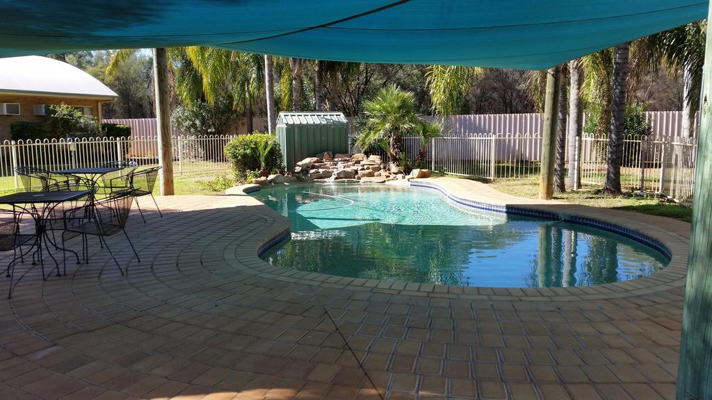 Mulga Country Motor Inn Charleville Dış mekan fotoğraf