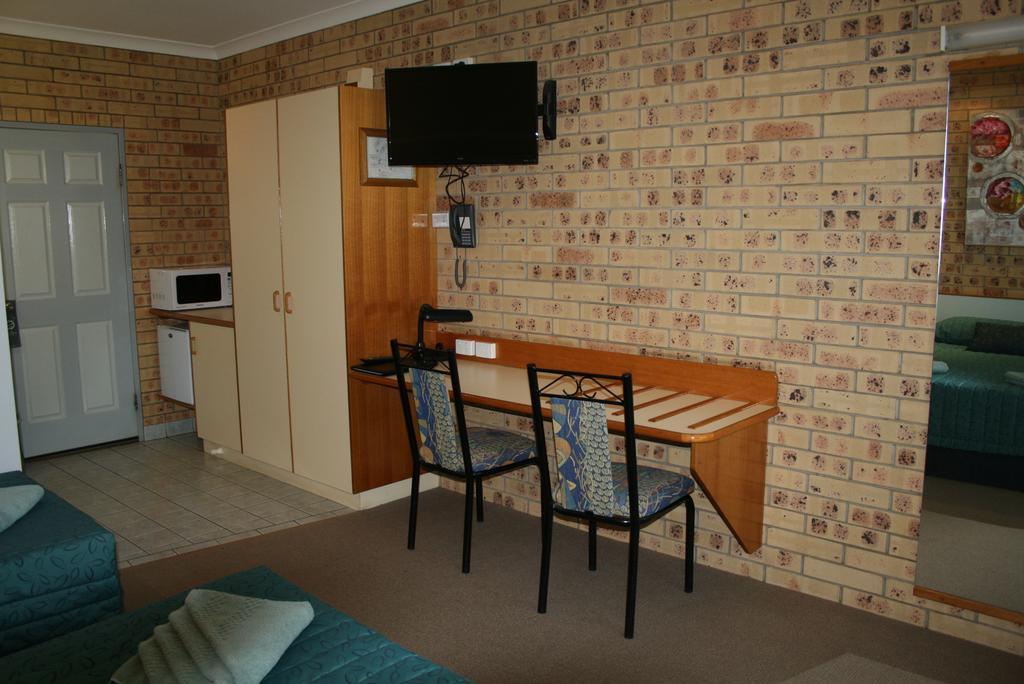 Mulga Country Motor Inn Charleville Oda fotoğraf