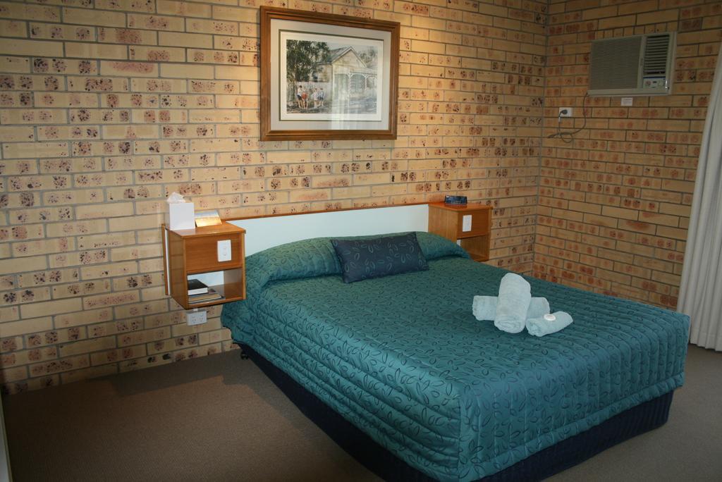 Mulga Country Motor Inn Charleville Dış mekan fotoğraf