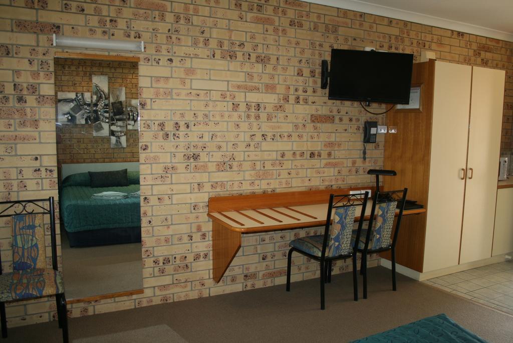 Mulga Country Motor Inn Charleville Dış mekan fotoğraf