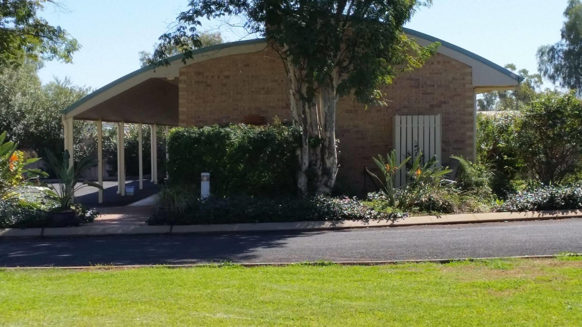 Mulga Country Motor Inn Charleville Dış mekan fotoğraf