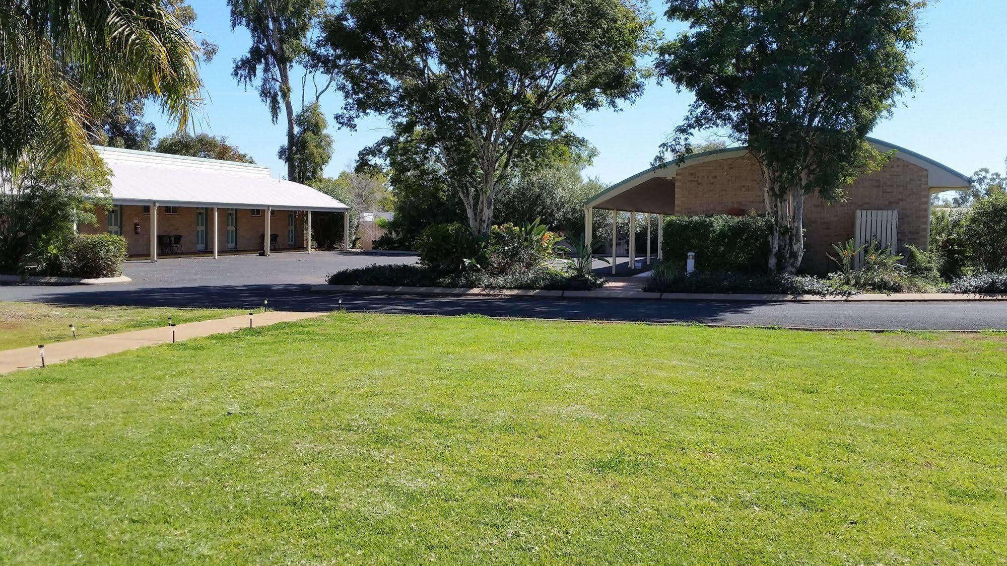 Mulga Country Motor Inn Charleville Dış mekan fotoğraf